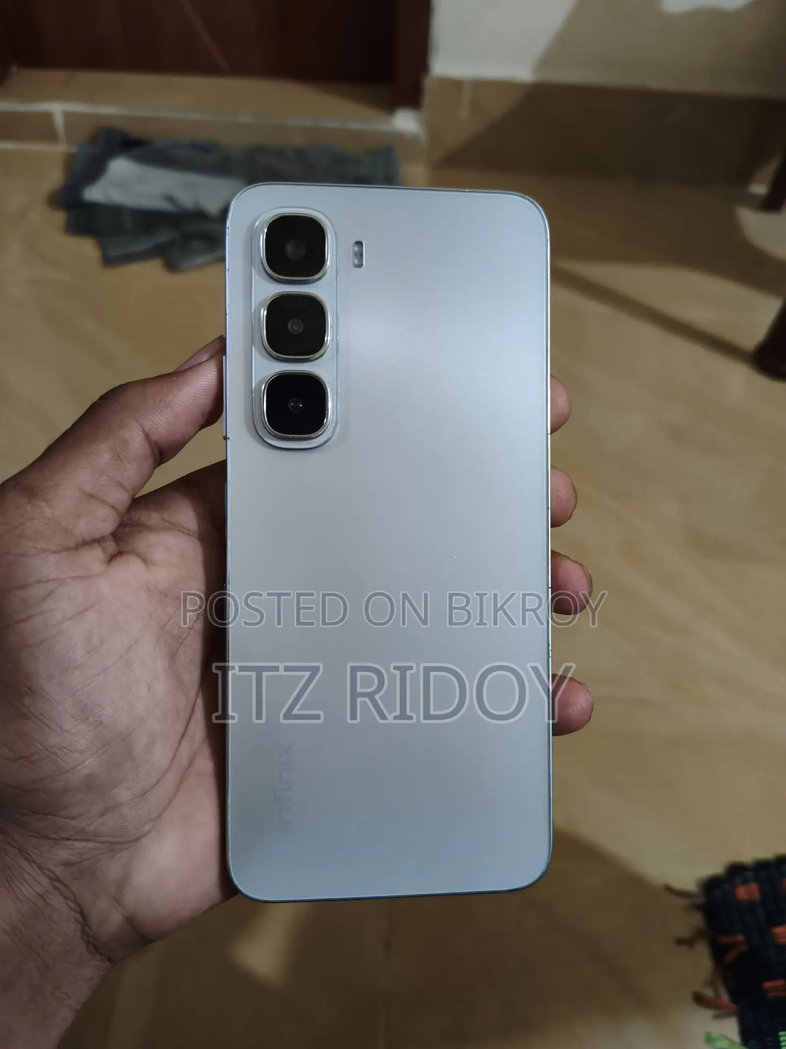 Infinix Hot 60i 128 GB Silver