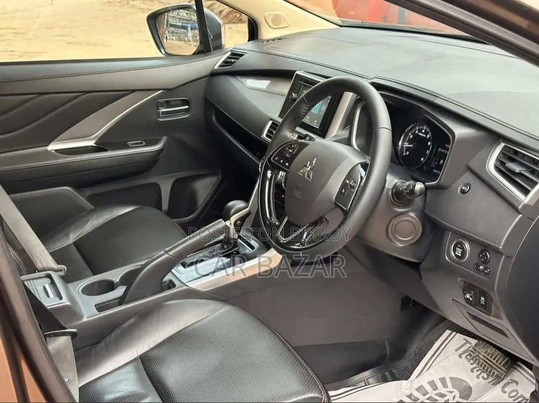 Mitsubishi Xpander 2021 Brown