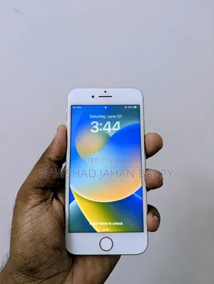 অ্যাপল আইফোন ৮ ৬৪ জিবি হোয়াইট