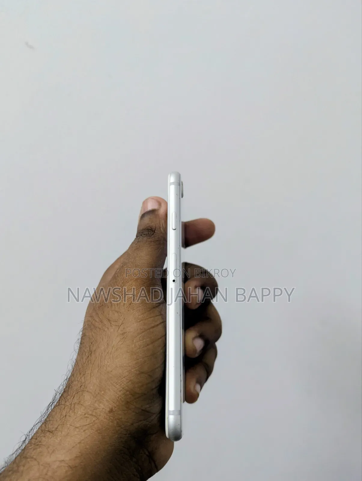 অ্যাপল আইফোন ৮ ৬৪ জিবি হোয়াইট