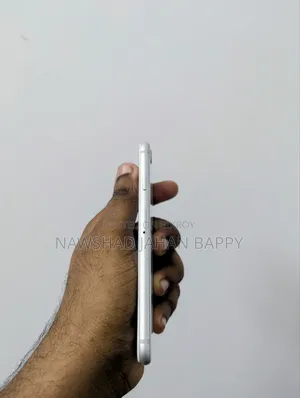 অ্যাপল আইফোন ৮ ৬৪ জিবি হোয়াইট