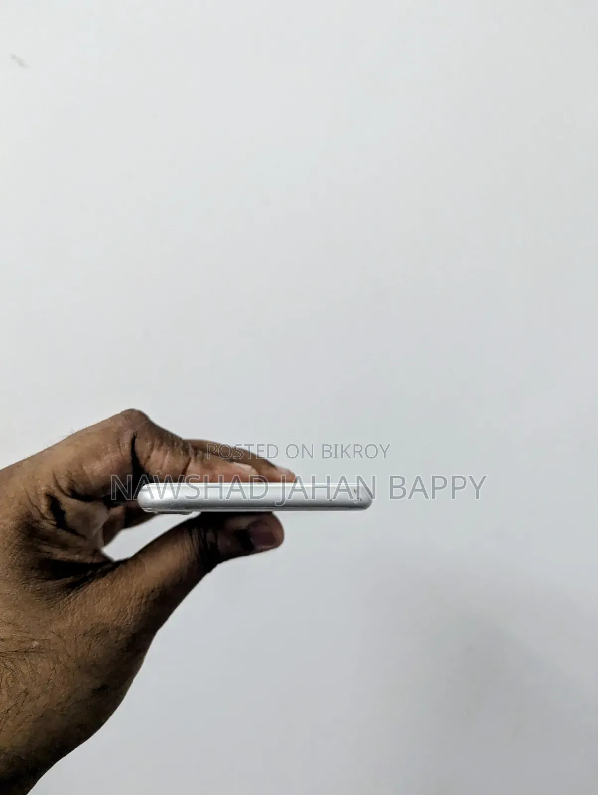 অ্যাপল আইফোন ৮ ৬৪ জিবি হোয়াইট