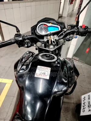 Hero Hero Hunk 150R Dual Disc ABS 2022 Black