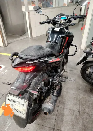Hero Hero Hunk 150R Dual Disc ABS 2022 Black