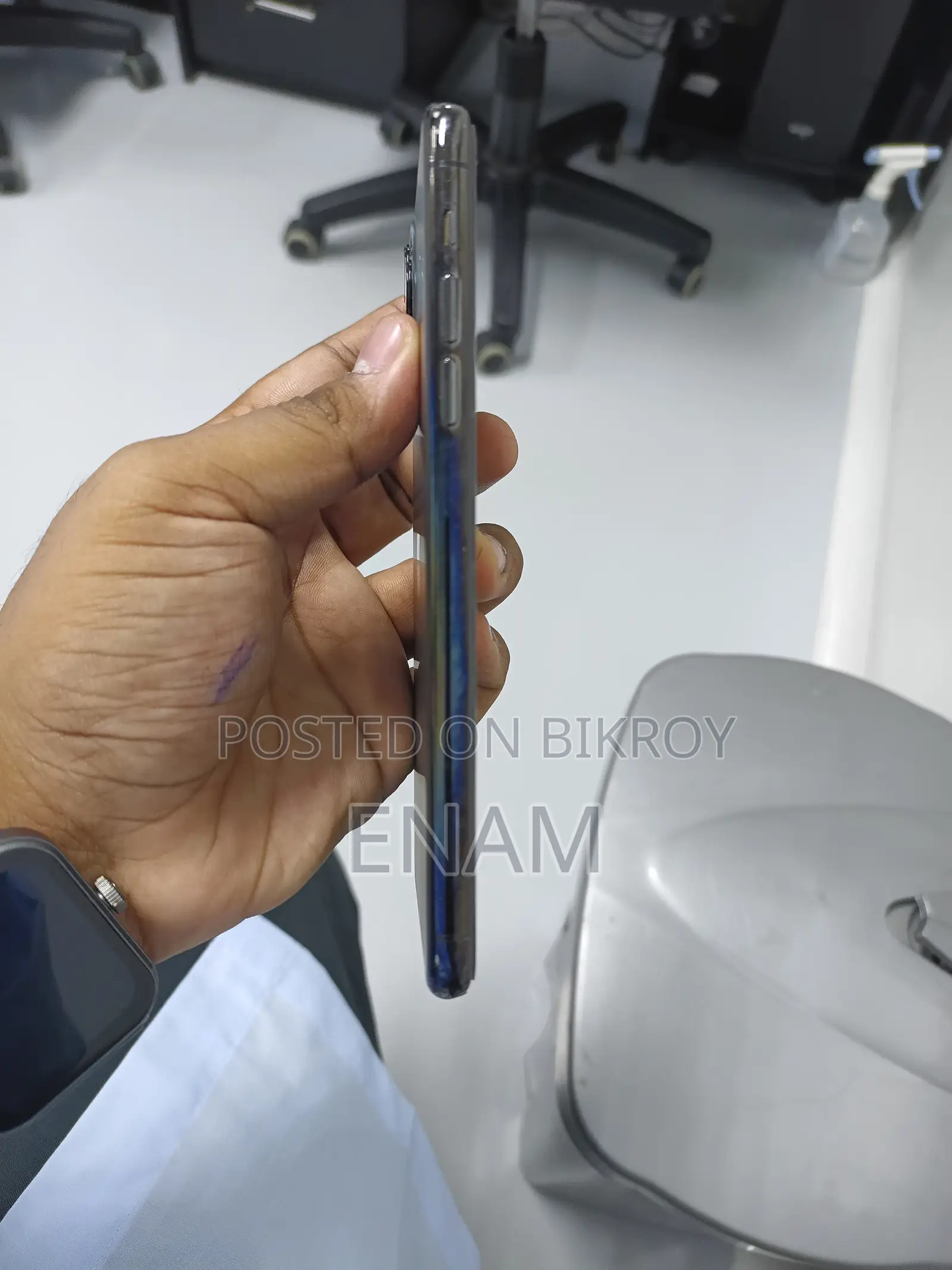 অ্যাপল আইফোন ১১ ৬৪ জিবি সিলভার