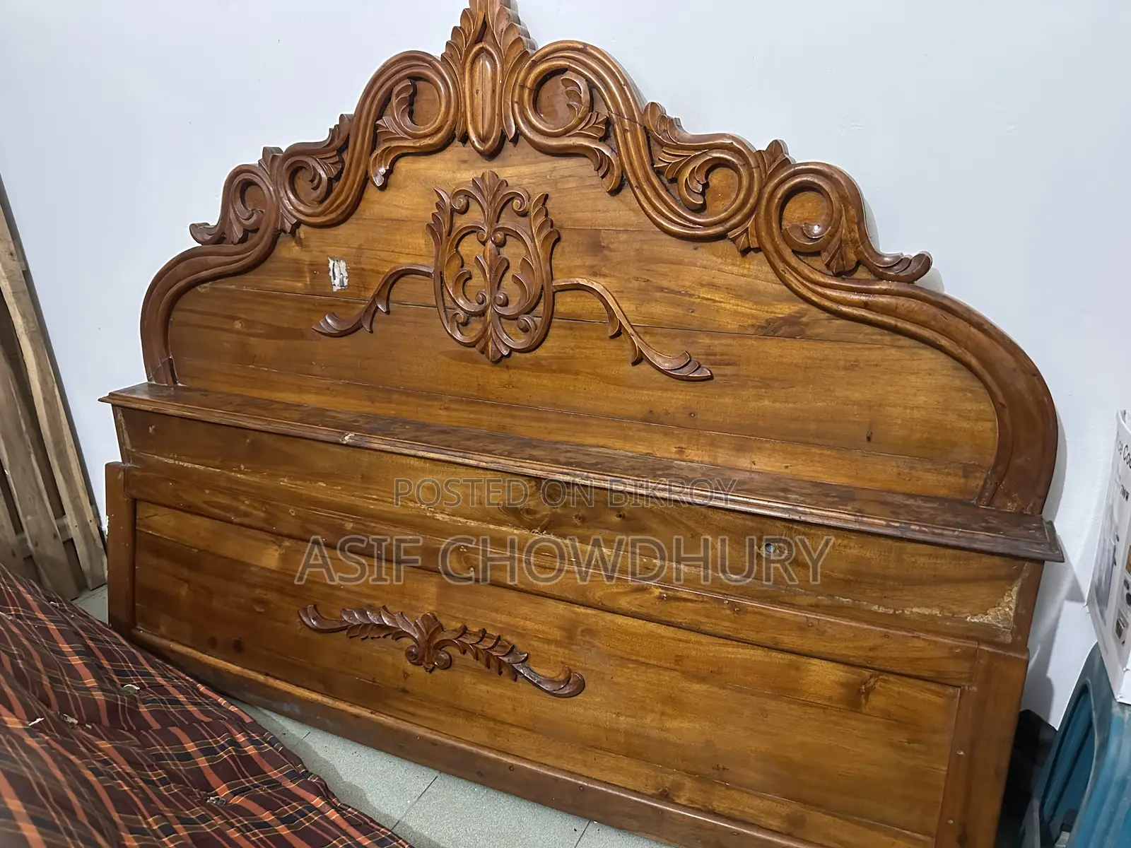 বিক্রয় হবে — কাঁঠাল কাঠের খাট জাজিমসহ