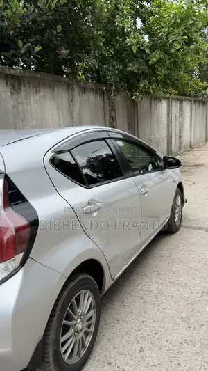 Toyota Aqua 2015 Silver