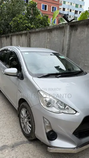 Toyota Aqua 2015 Silver