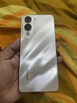 Vivo Y04 128 GB Gold
