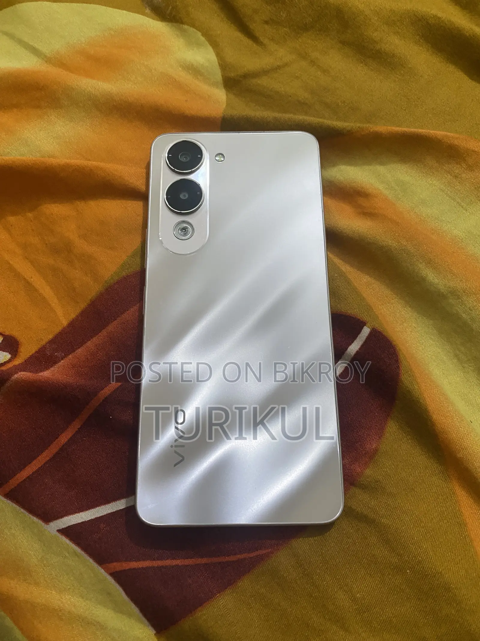Vivo Y04 128 GB Gold