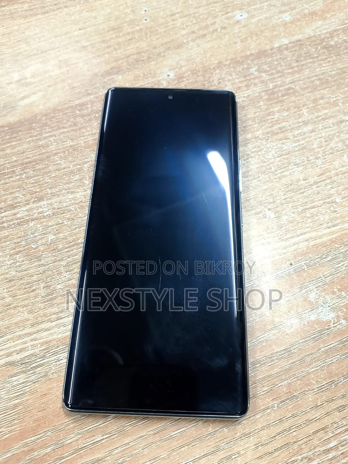 Tecno Pova Curve 256 GB Silver