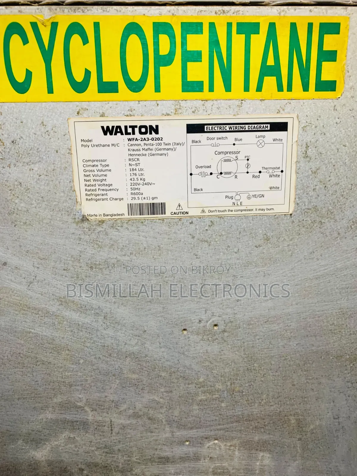 Walton 14 CFT Glass Door Refrigerator
