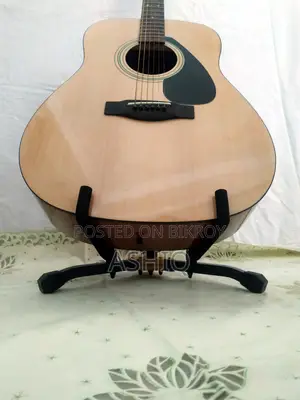 Yamaha F310 Acoustic Guitar