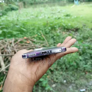 আইকিউও ২৫৬ জিবি হোয়াইট