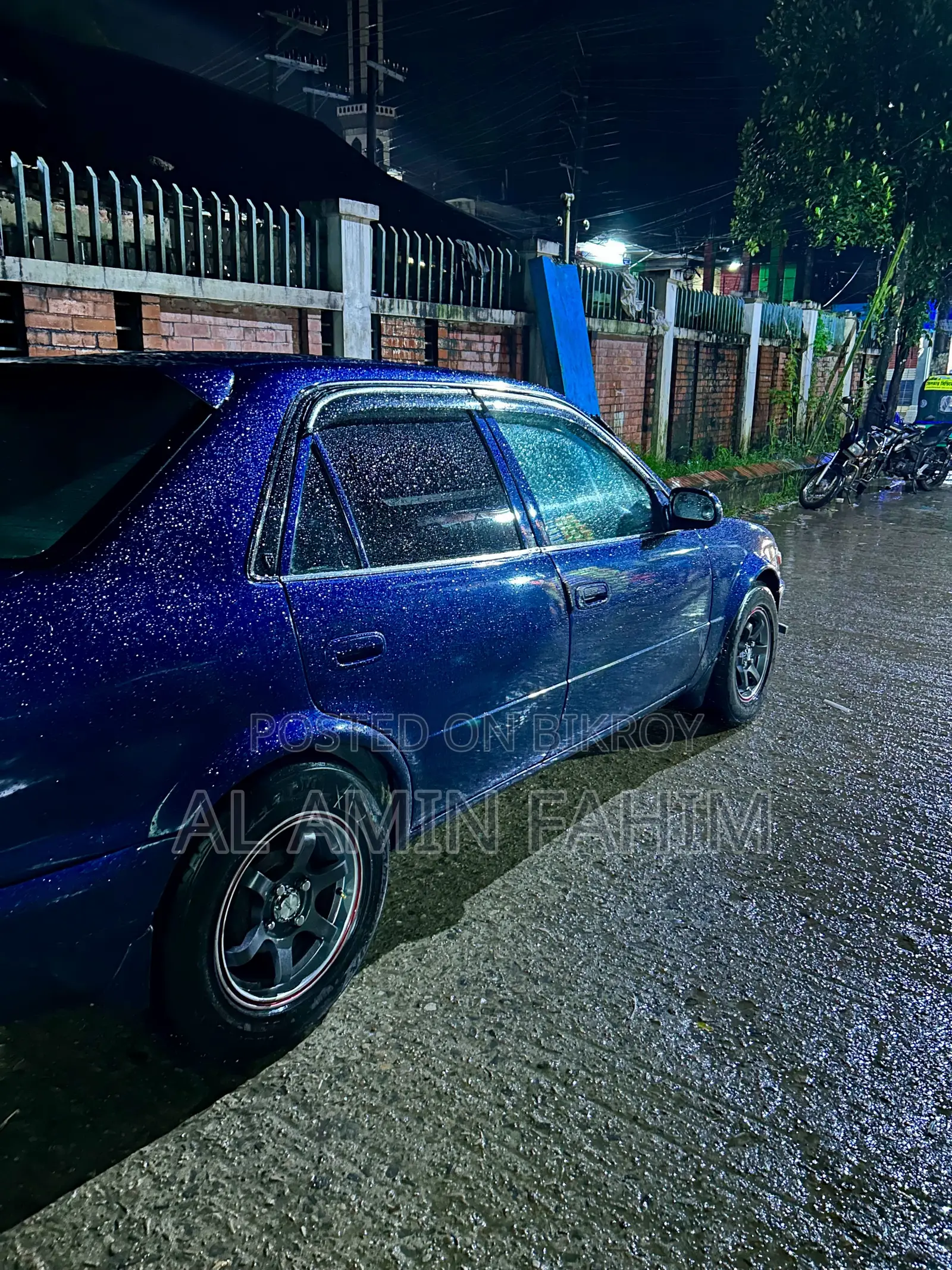 টয়োটা করোলা ১৯৯৬ নীল