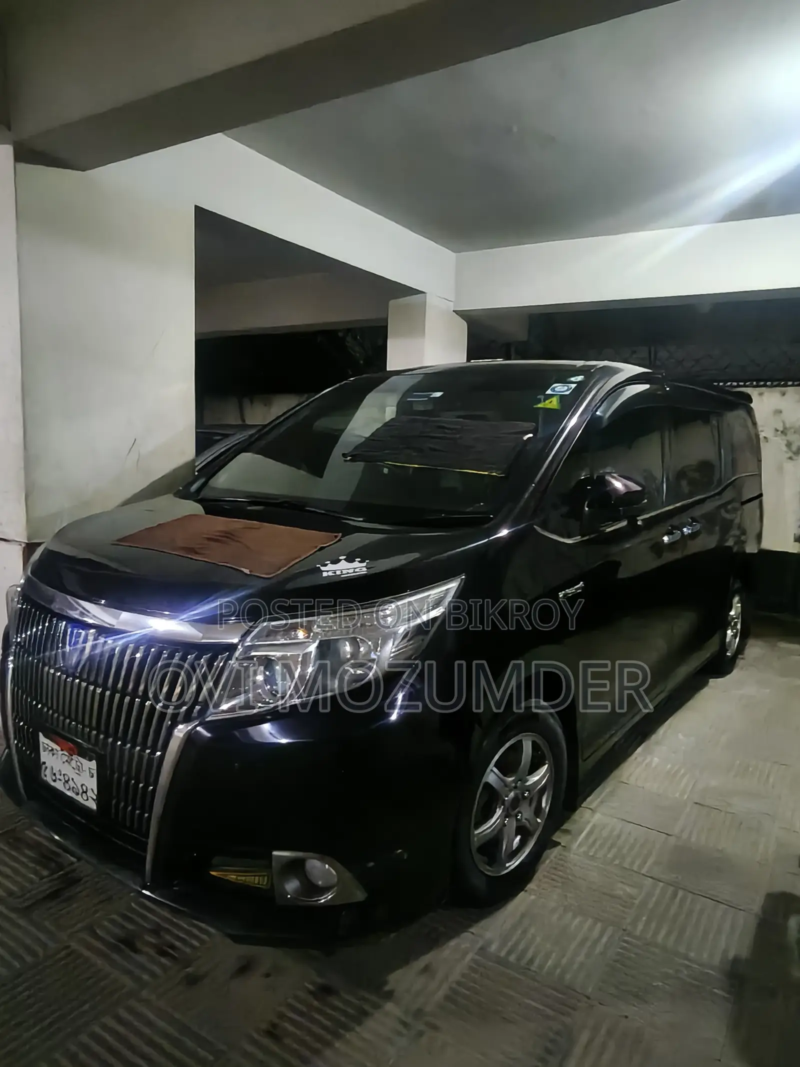 Toyota Esquire 1.8 Front Wheel Drive Hybrid (7 seater) 2015 Red
