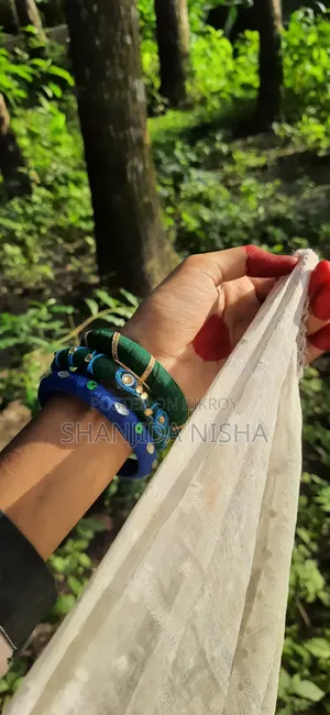 নীল বনলতা হ্যান্ডমেড চুড়ি