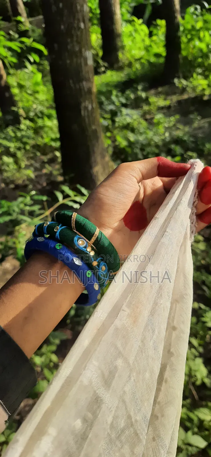 নীল বনলতা হ্যান্ডমেড চুড়ি