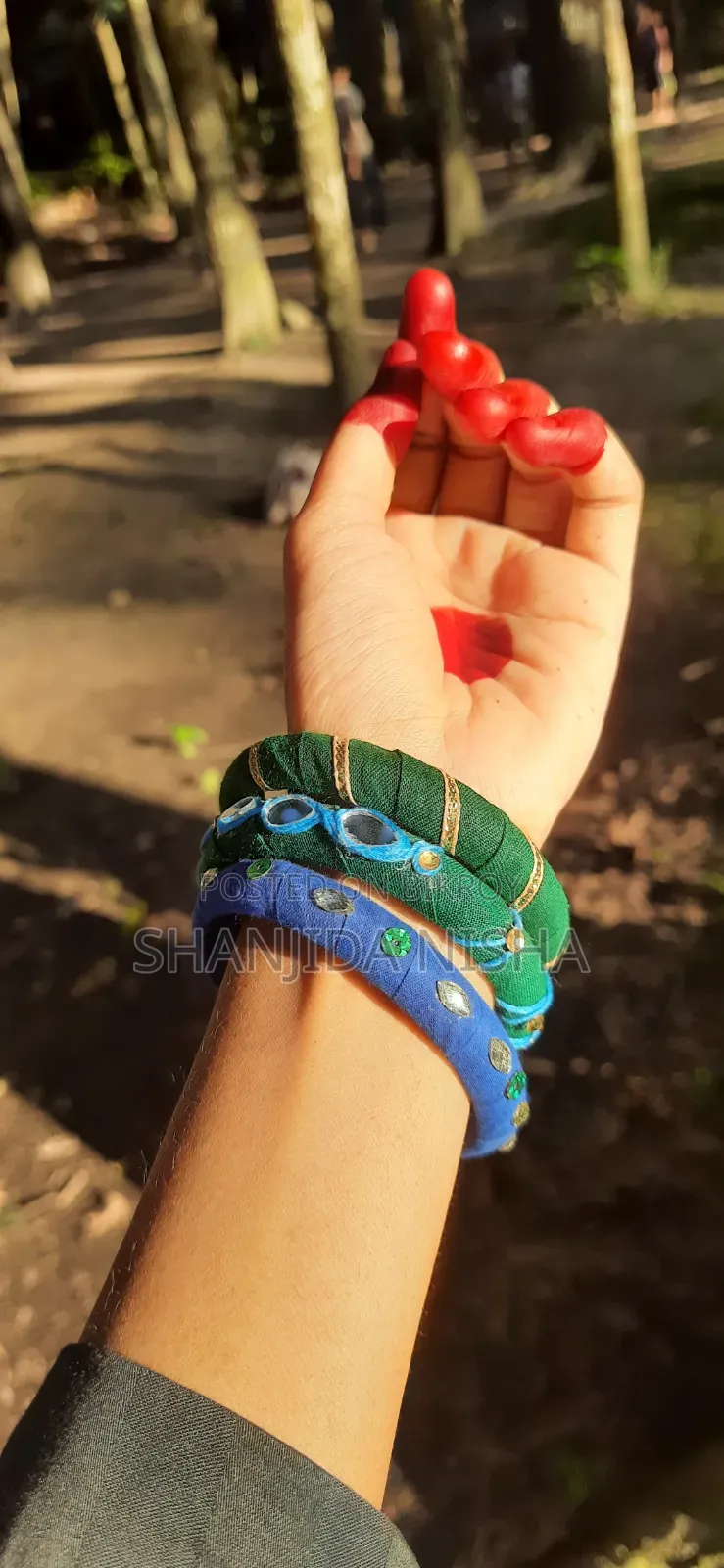 নীল বনলতা হ্যান্ডমেড চুড়ি