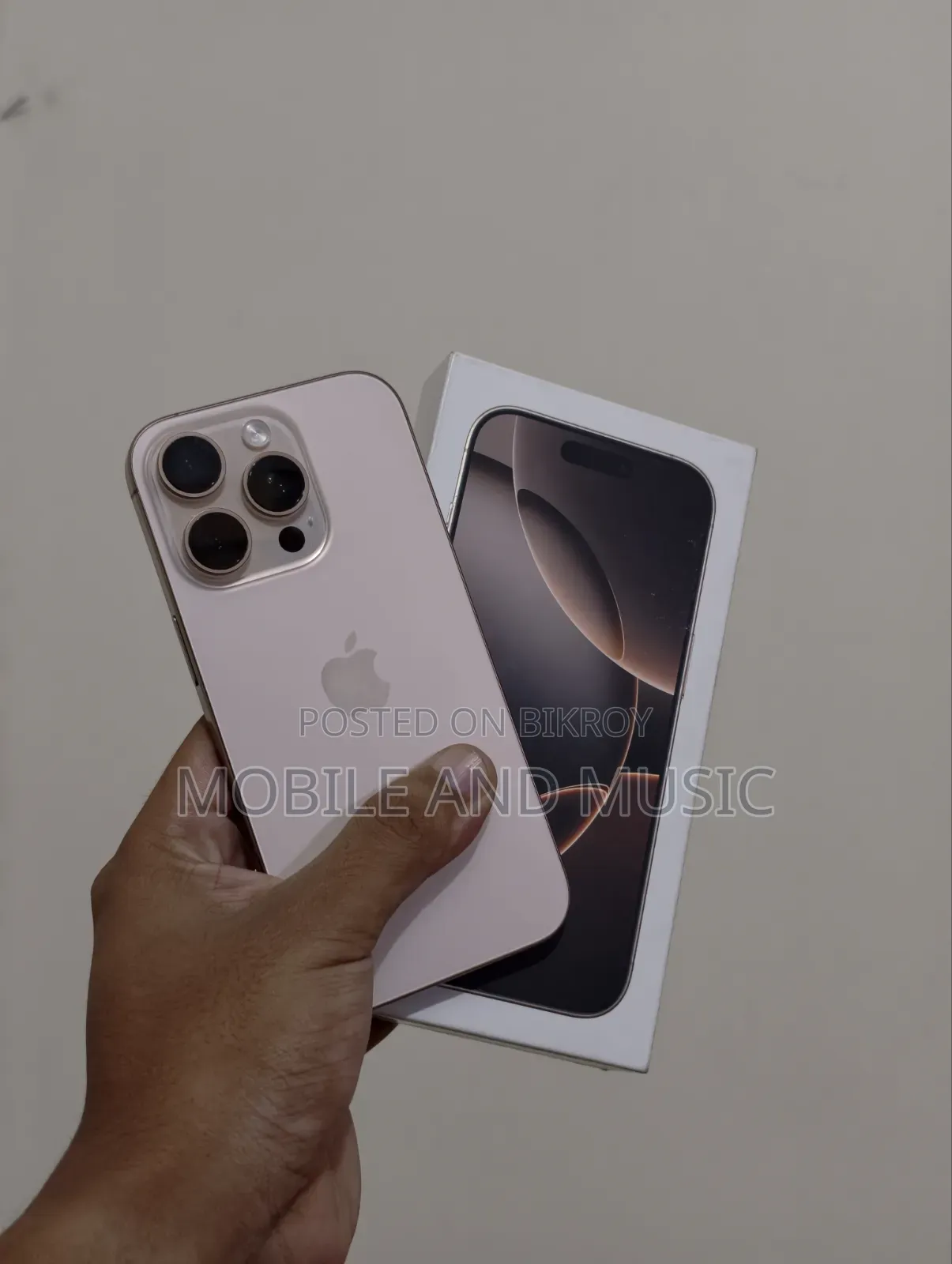অ্যাপল আইফোন ১৬ প্রো ১২৮ জিবি গোল্ড