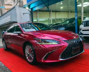 New Lexus ES 2019 Red
