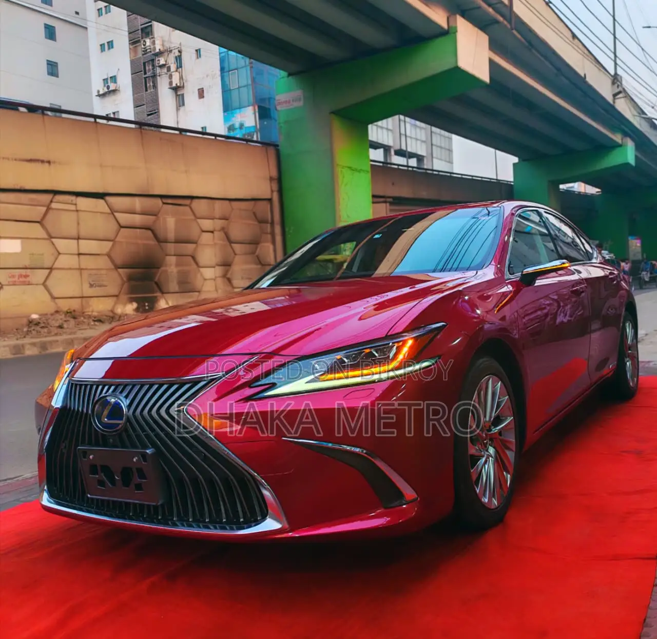 New Lexus ES 2019 Red