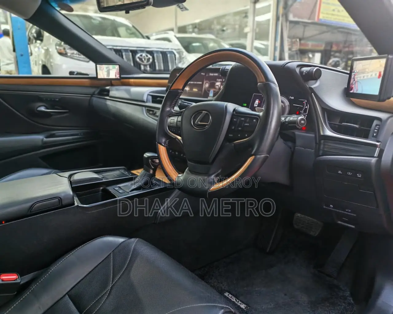 New Lexus ES 2019 Red