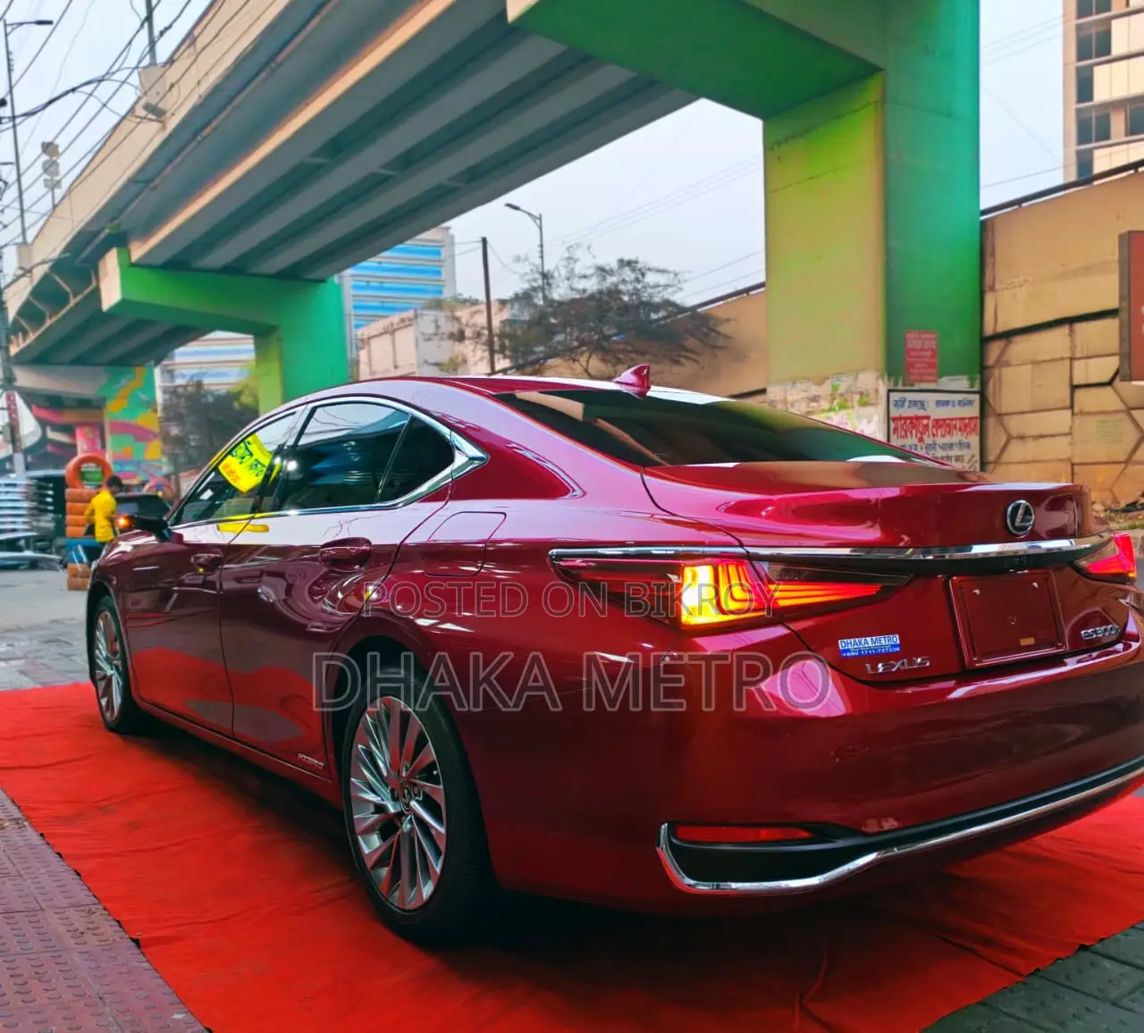 New Lexus ES 2019 Red