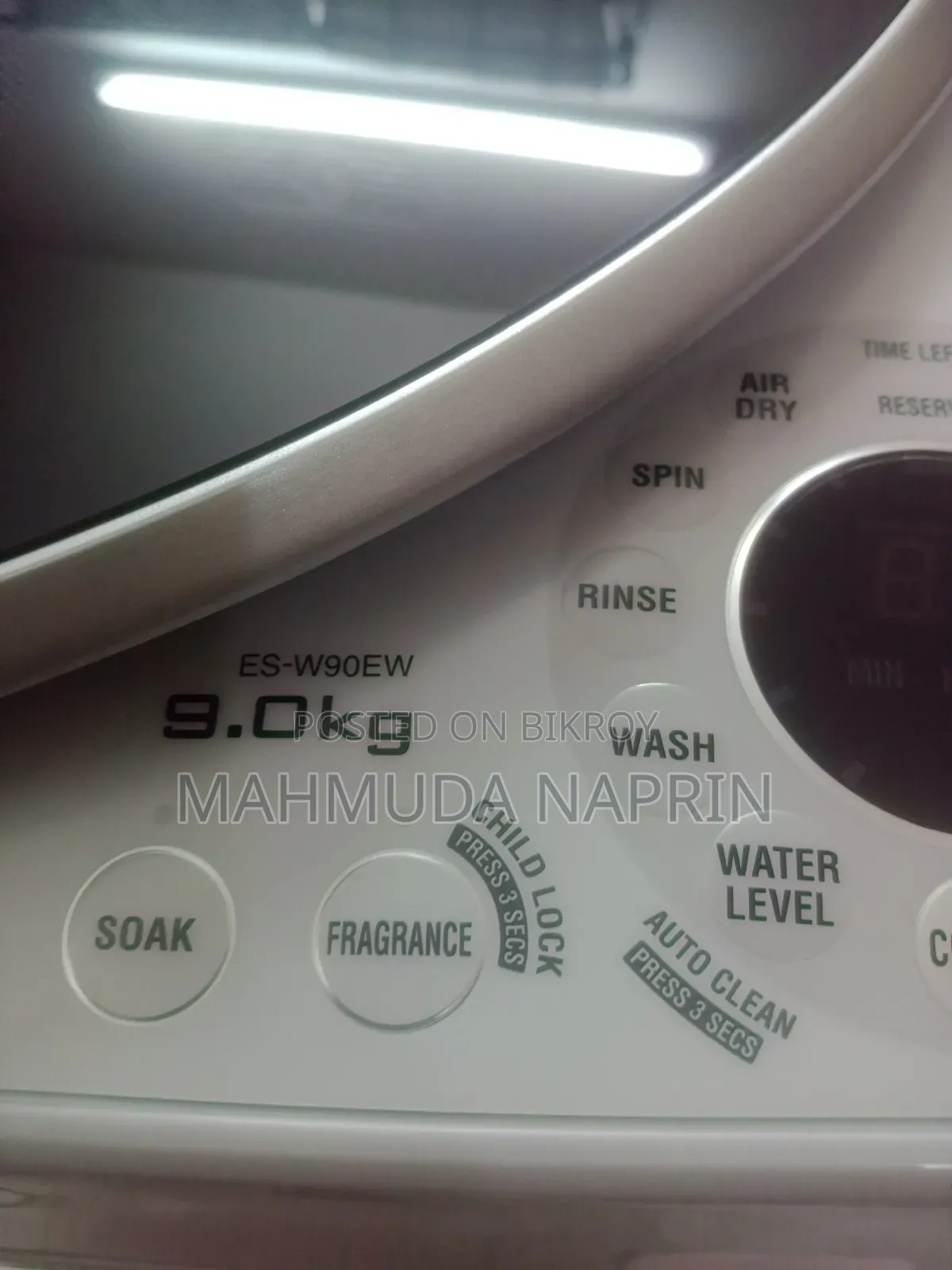 The washing machine has not been used for a single day, it is completely new