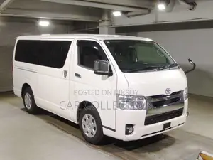Toyota HiAce 2021 White