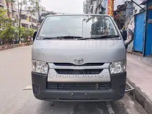 Toyota HiAce 2021 Silver