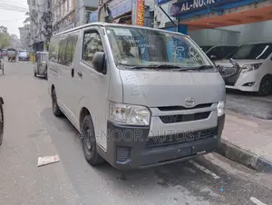 Toyota HiAce 2021 Silver