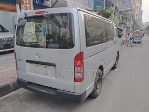 Toyota HiAce 2021 Silver