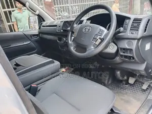 Toyota HiAce 2021 Silver