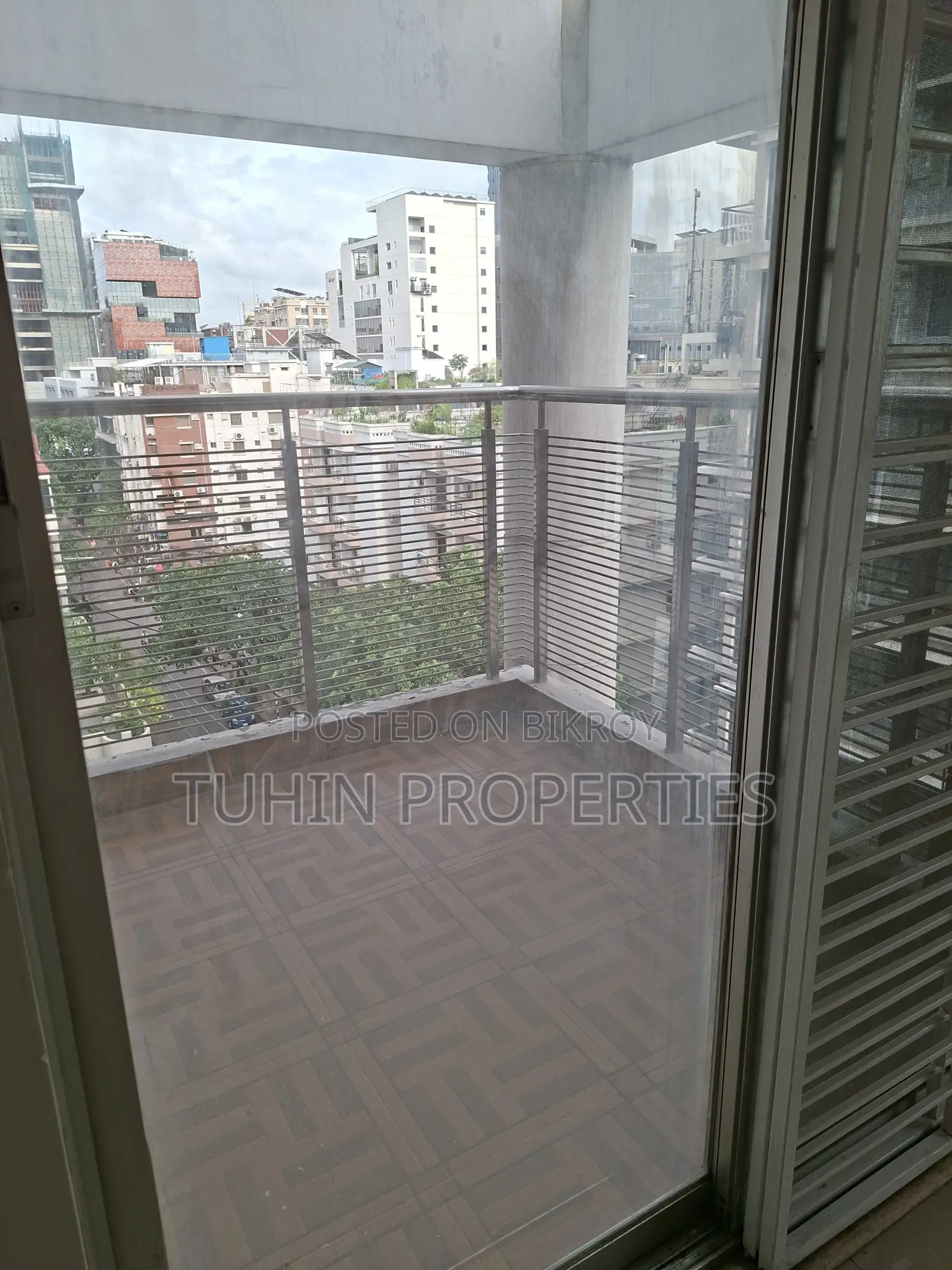 গুলশানে ৪ বেডরুমের অ্যাপার্টমেন্ট বিক্রয়