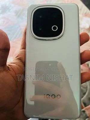 আইকিউওও ১৩ ২৫৬ জিবি সিলভার