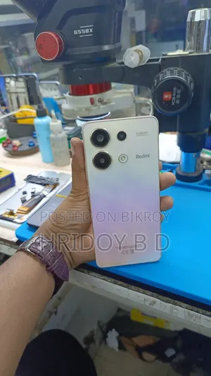 Mobile Phone 8 GB Gold
