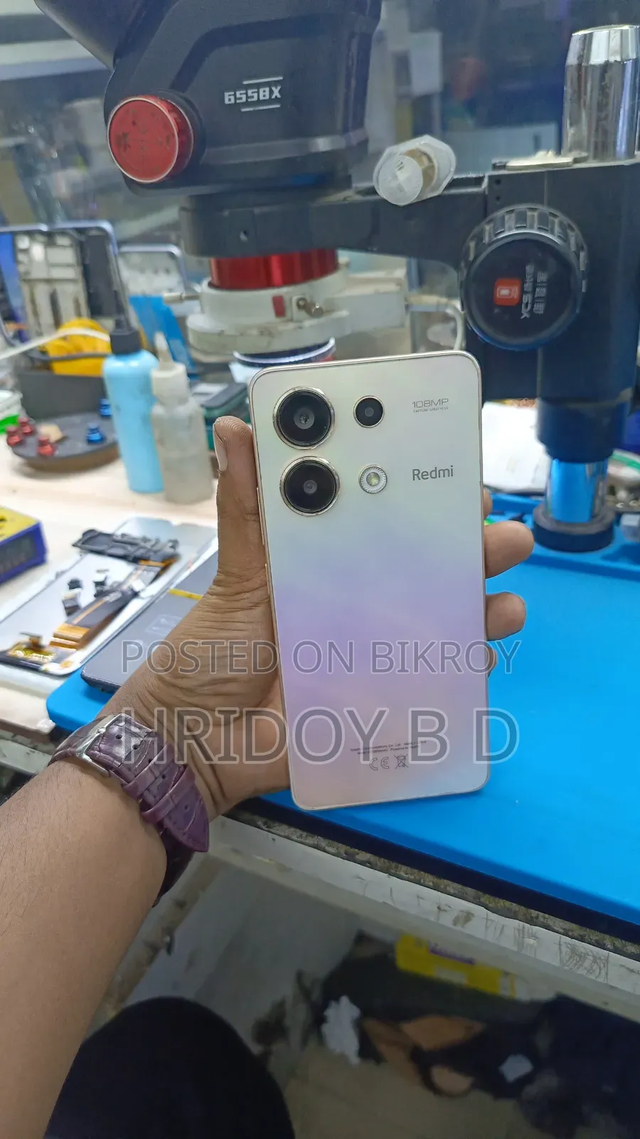 Mobile Phone 8 GB Gold