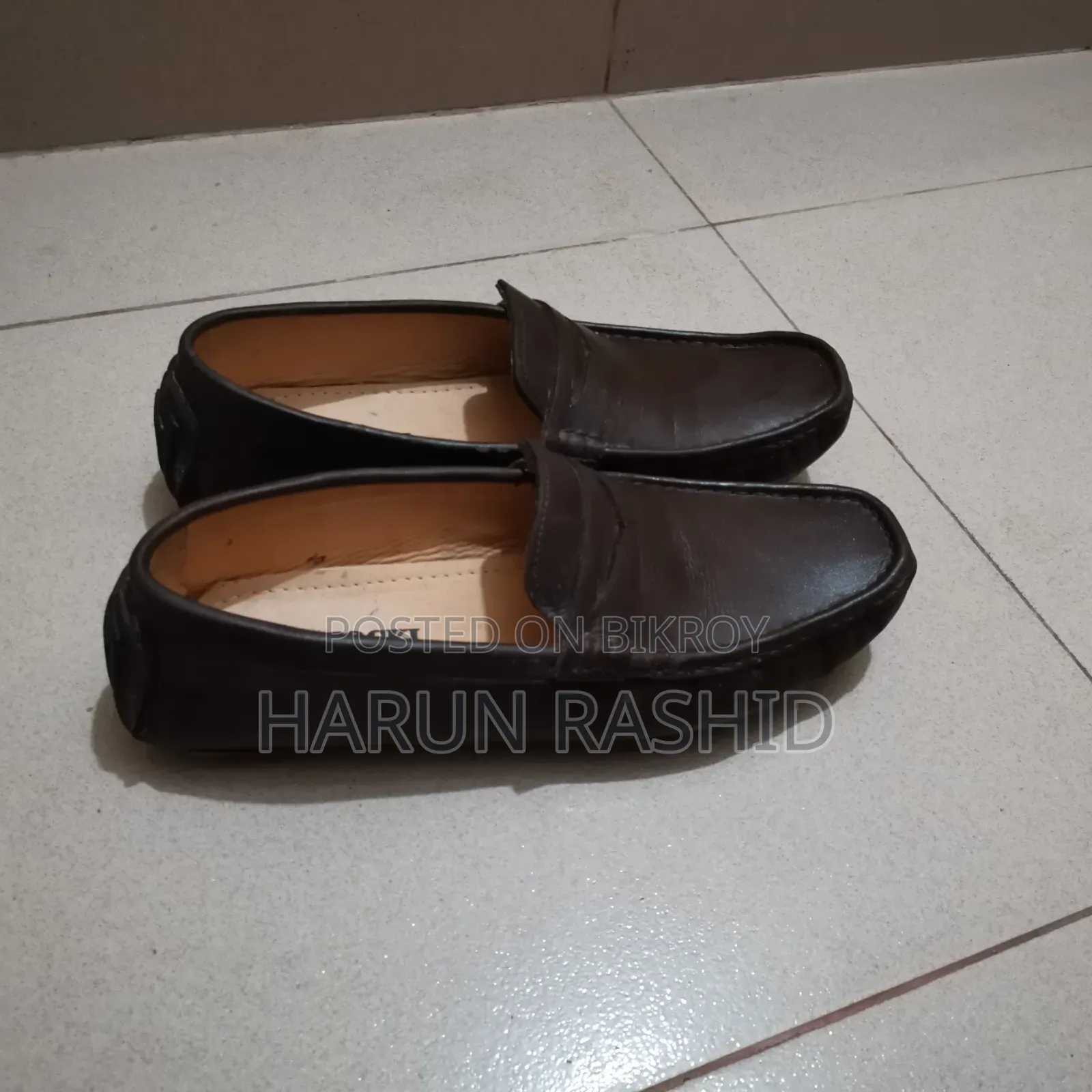Good shoes. No problems. You can check before buying.