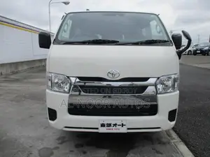 Toyota HiAce 2021 White