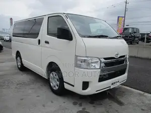 Toyota HiAce 2021 White
