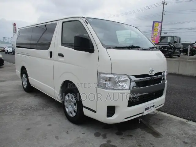 Toyota HiAce 2021 White