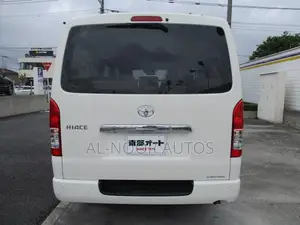 Toyota HiAce 2021 White
