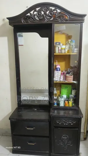 Dressing Table With Mirror