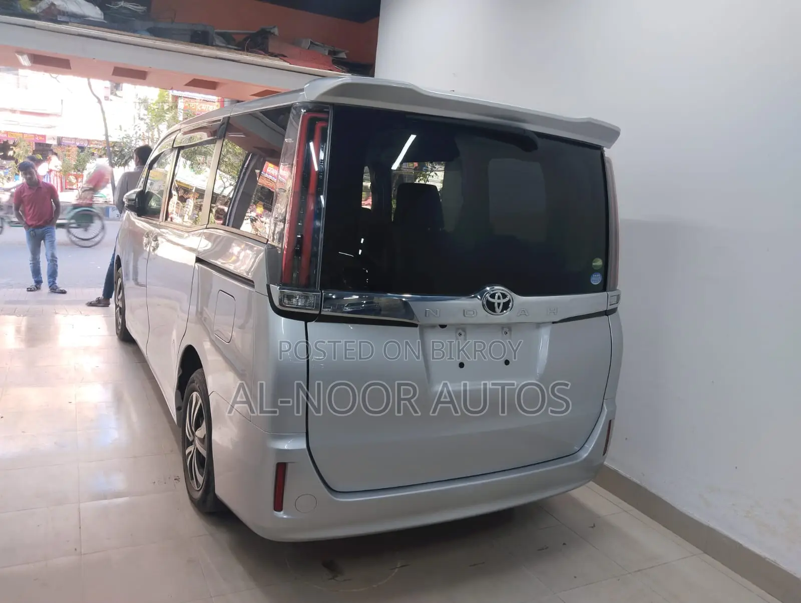 Toyota Noah 2021 Silver