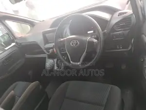 Toyota Noah 2021 Silver
