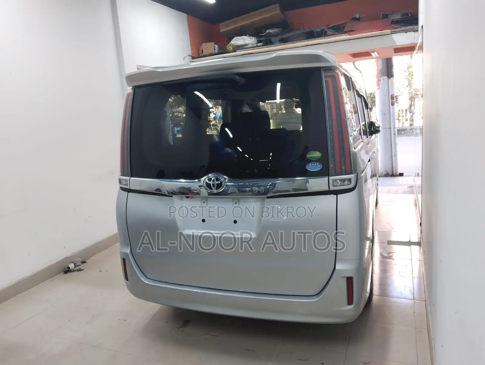 Toyota Noah 2021 Silver