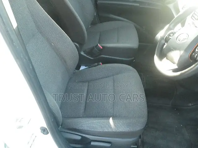 Toyota Sienta 2021 Pearl