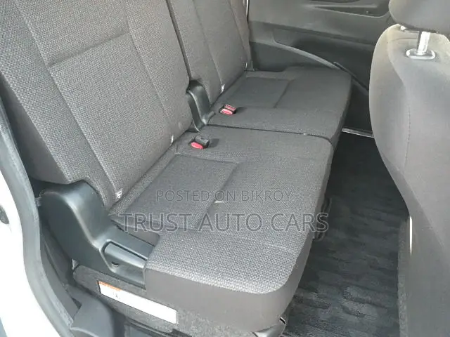 Toyota Sienta 2021 Pearl