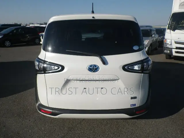Toyota Sienta 2021 Pearl